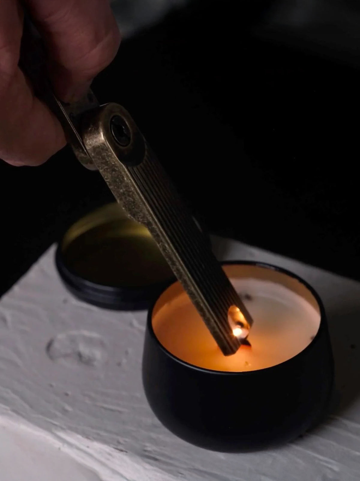 Pivot Arc Lighter