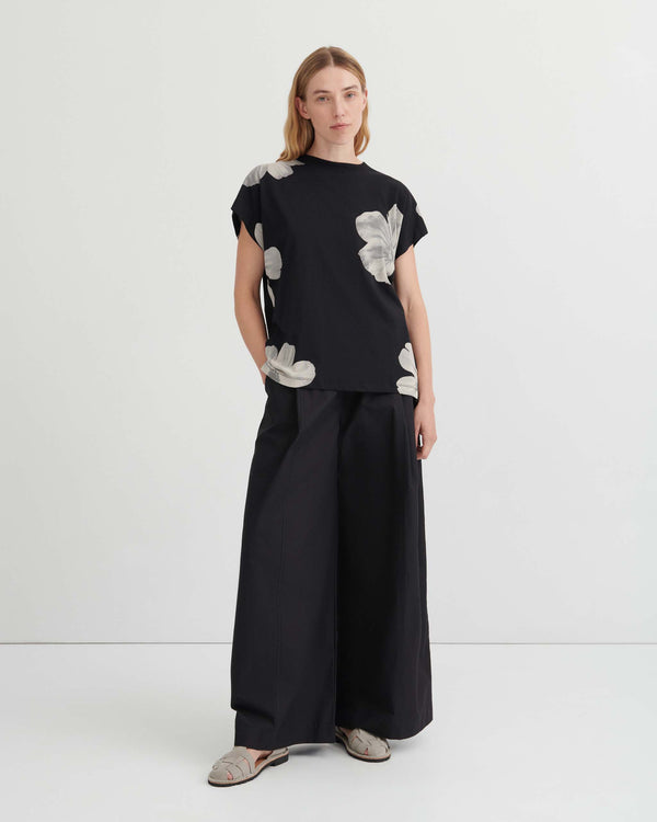 geometry-tee-monochrome-floral