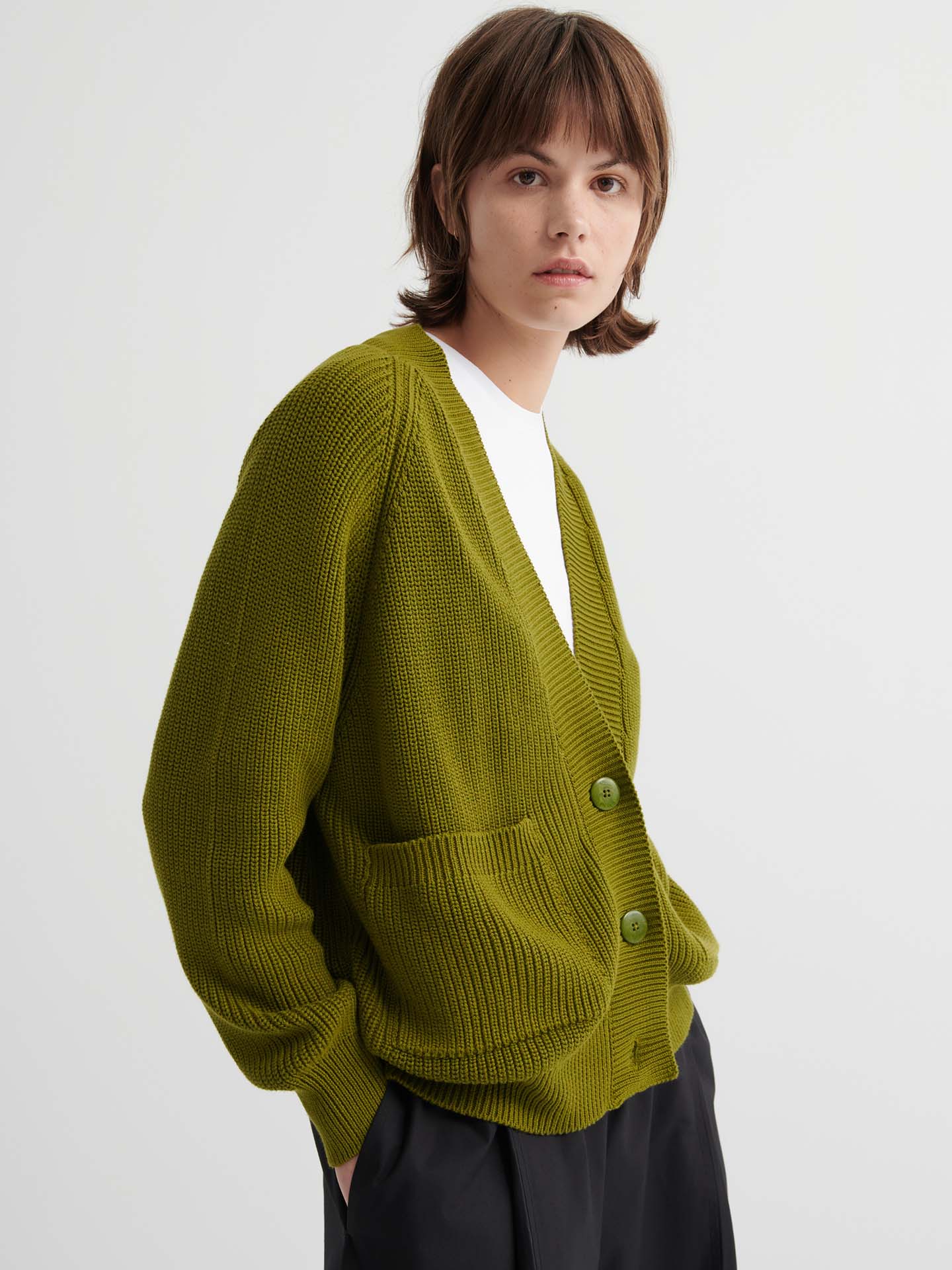 hannes-cardigan-field