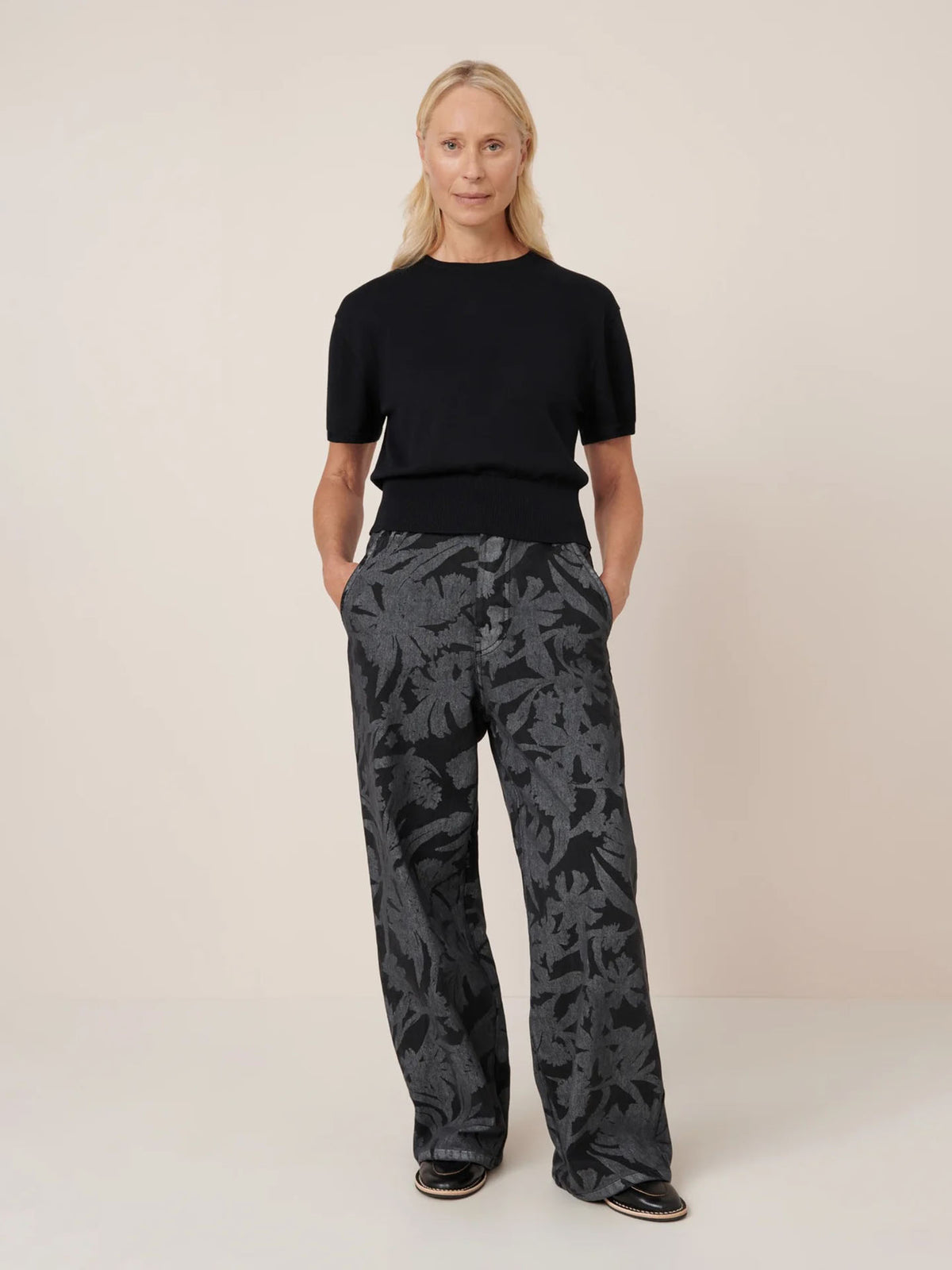 Silhouette Top – Black