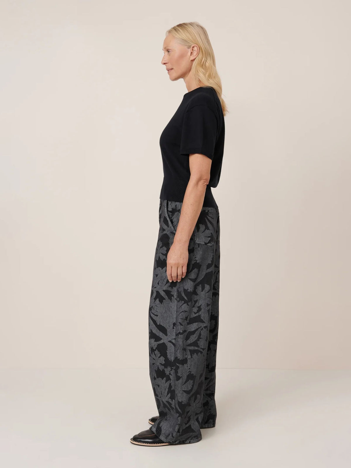 Silhouette Top – Black