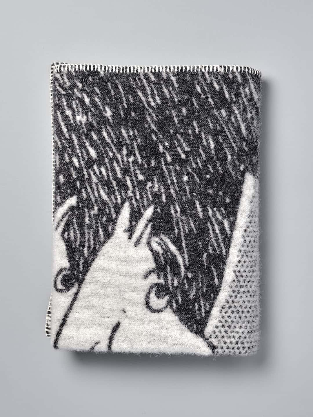 Klippan Moomin Childs Blanket – Camp Adventure - black and white.