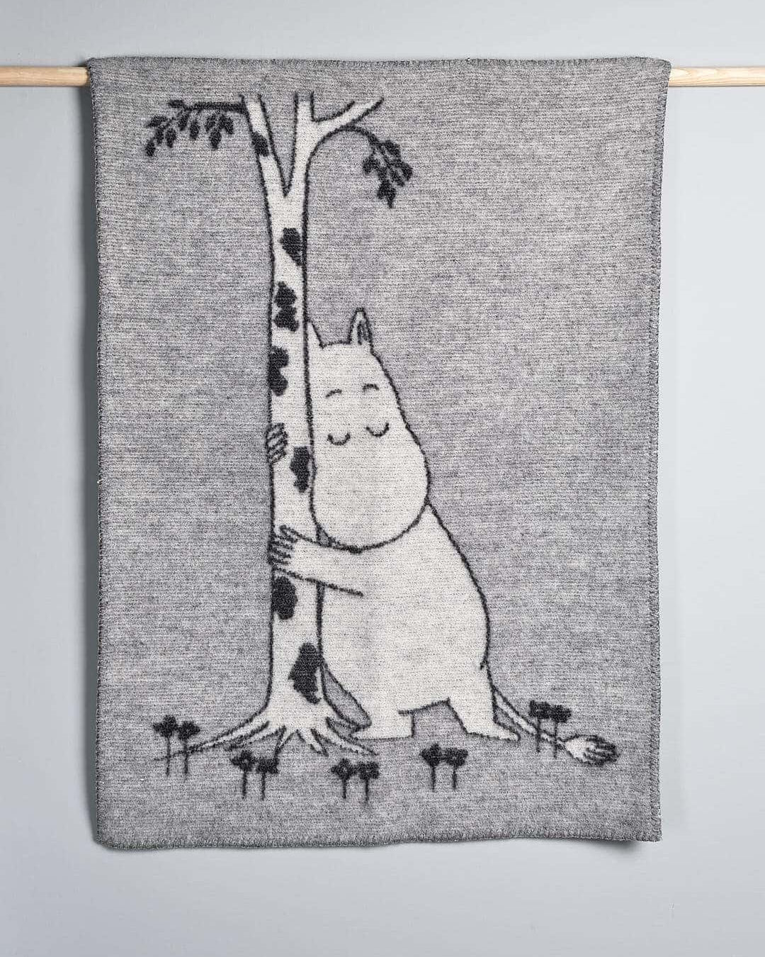 Klippan Moomin Baby Blanket – Tree Hug - grey.