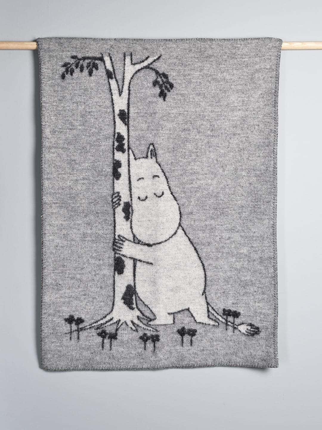 Klippan Moomin Baby Blanket – Tree Hug - grey.