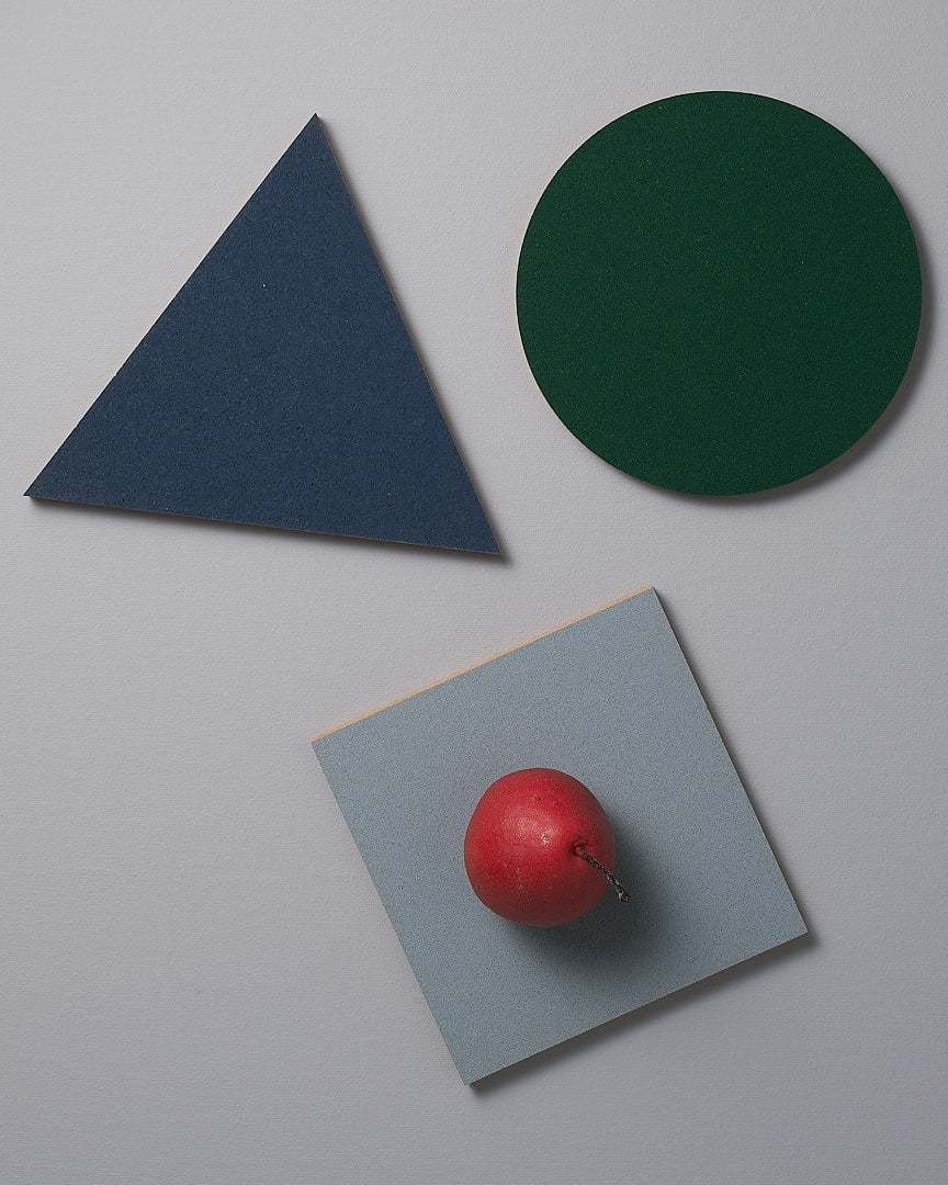 A Trivet - Racing Green by Iris Hantverk on a white surface.