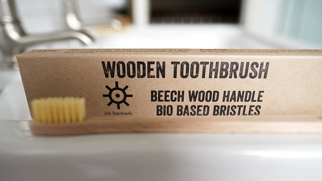 Iris Hantverk Beech wood handle Toothbrush – Biobased Bristles.