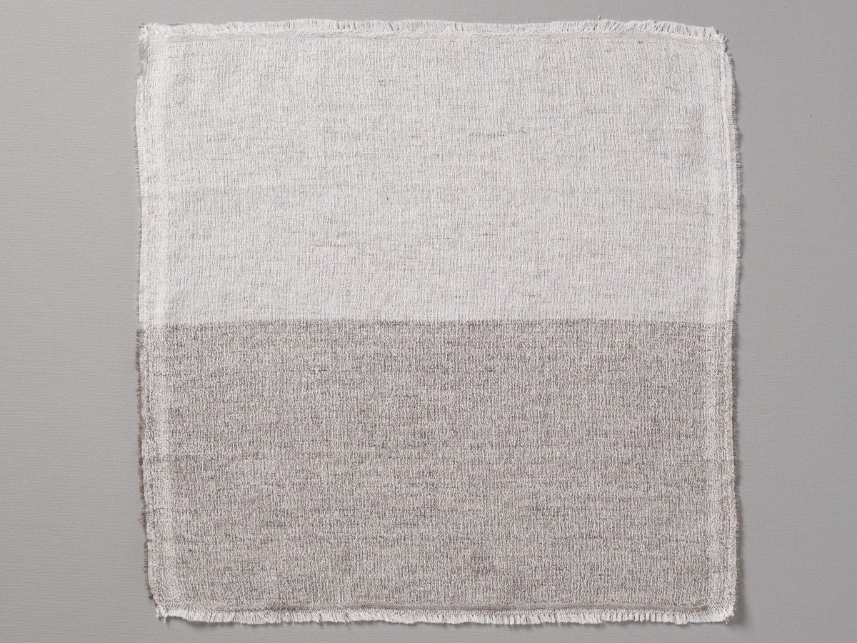 Highly absorbent two-toned linen Shukin Towel – Two Tone Grey ⋄ Pink on a neutral background, made in Imabari by Kontex.