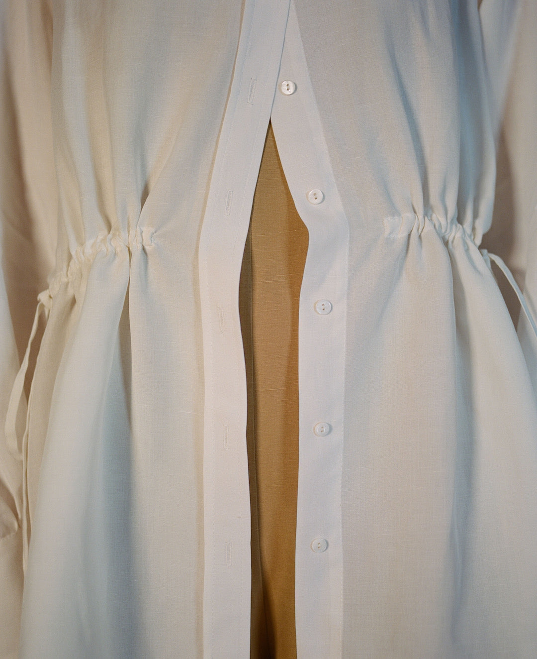 A close up of the OVNA OVICH Sherman Shirt – Cloud on a mannequin.