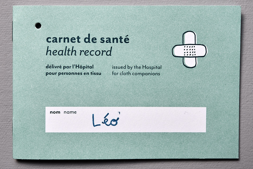 Carnet de saints health record.
Product Name: Louise la Lapine
Brand Name: Raplapla

Revised sentence: Louise la Lapine health record by Raplapla.