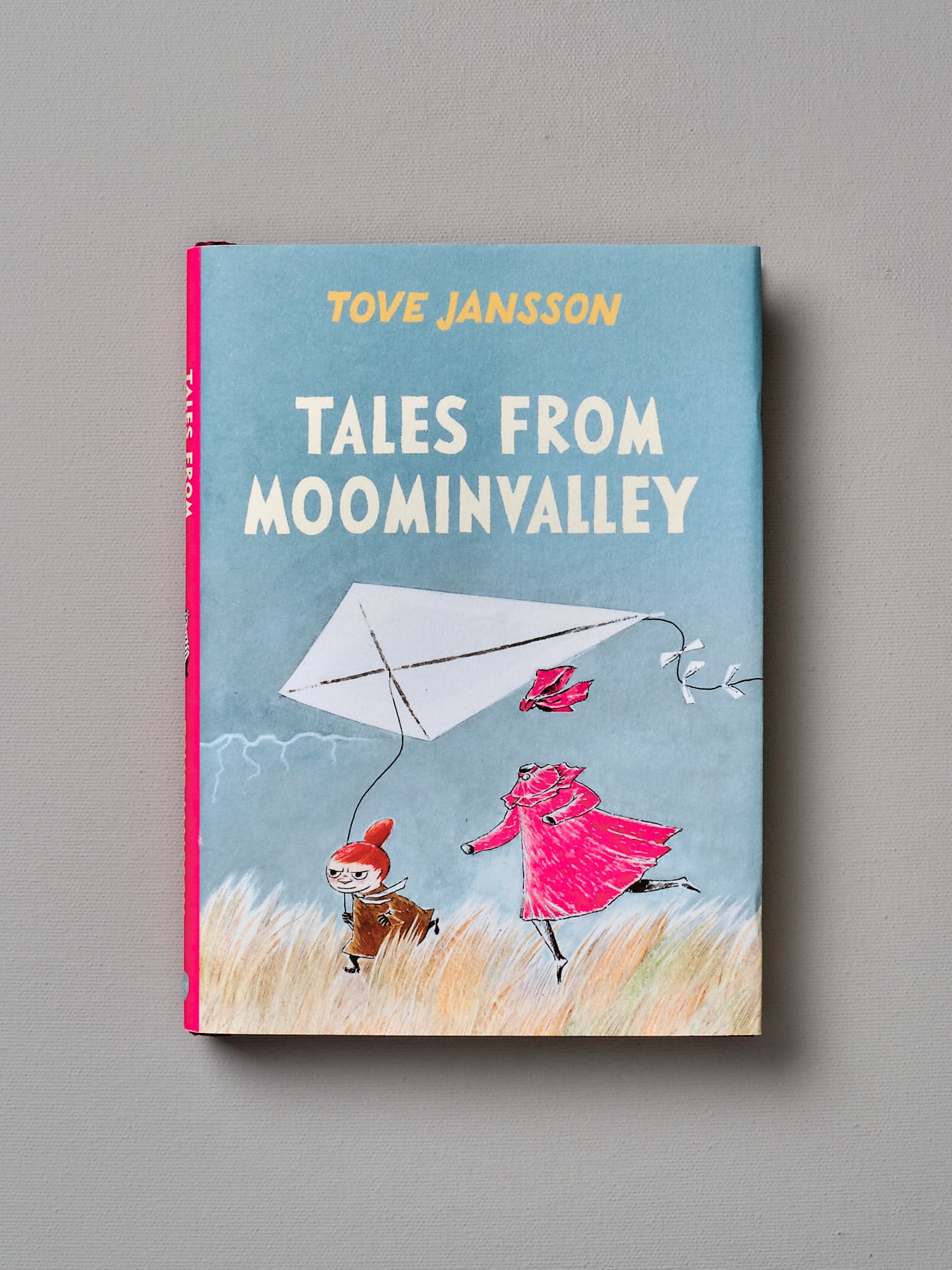 A book with the title Tales From Moominvalley by Tove Jansson.